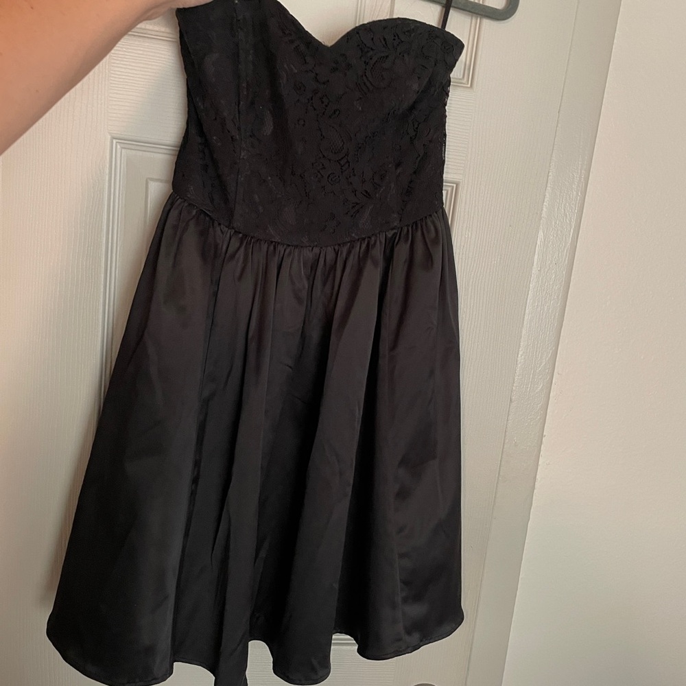 H&M Black Sweetheart Neck Fit And Flare Dress Women’s Size 8